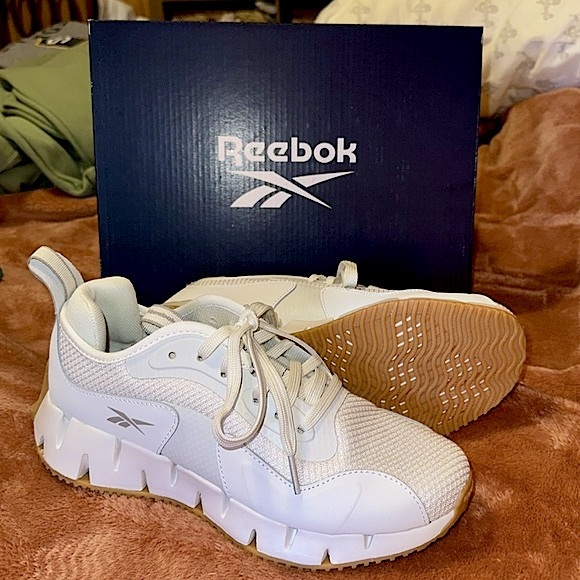 NWOT Reebok Zig Dynamica - Picture 1 of 5